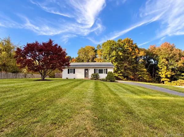 15 Countryman Lane, Wallkill, NY 12589