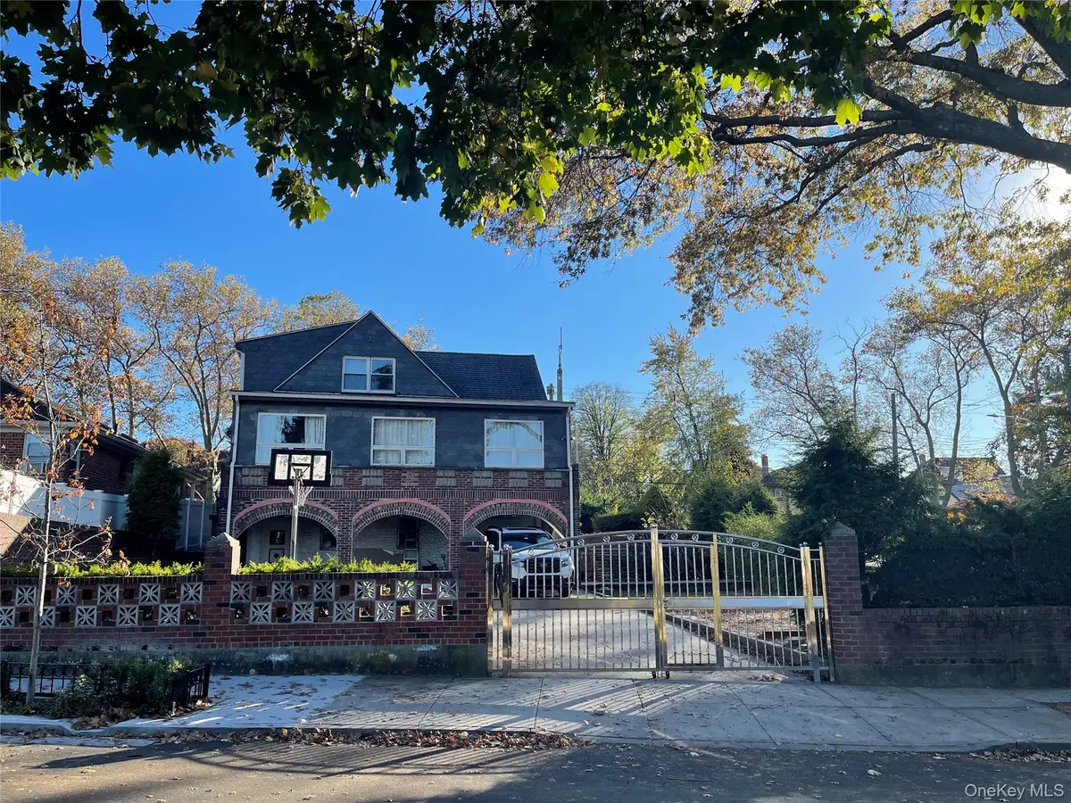29 -05 Murray St, Flushing, NY 11354 - #1