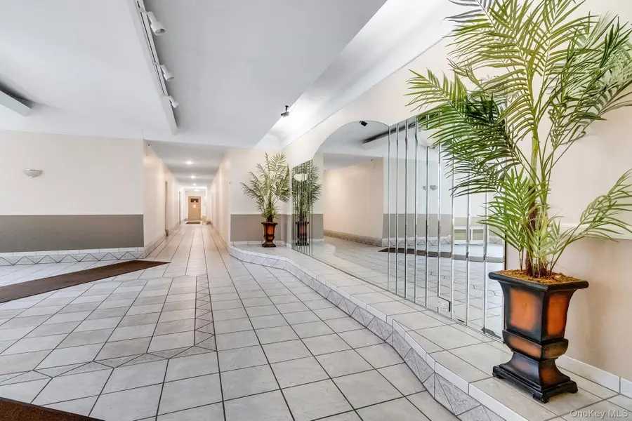 71-11 Yellowstone Boulevard #4M, Forest Hills, NY 11375 - #3