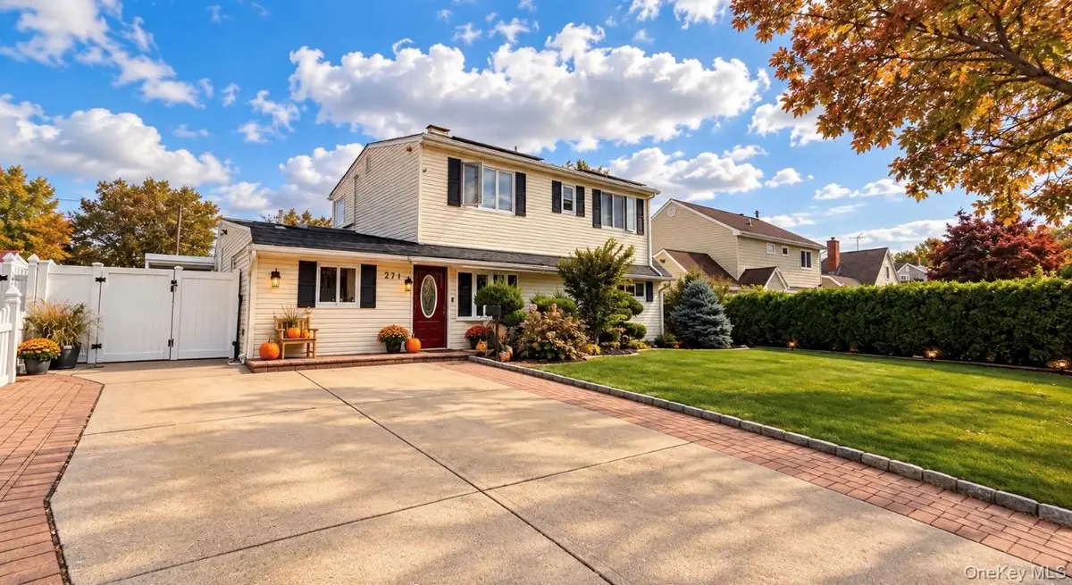 271 Twin Lane E, Wantagh, NY 11793 - #1
