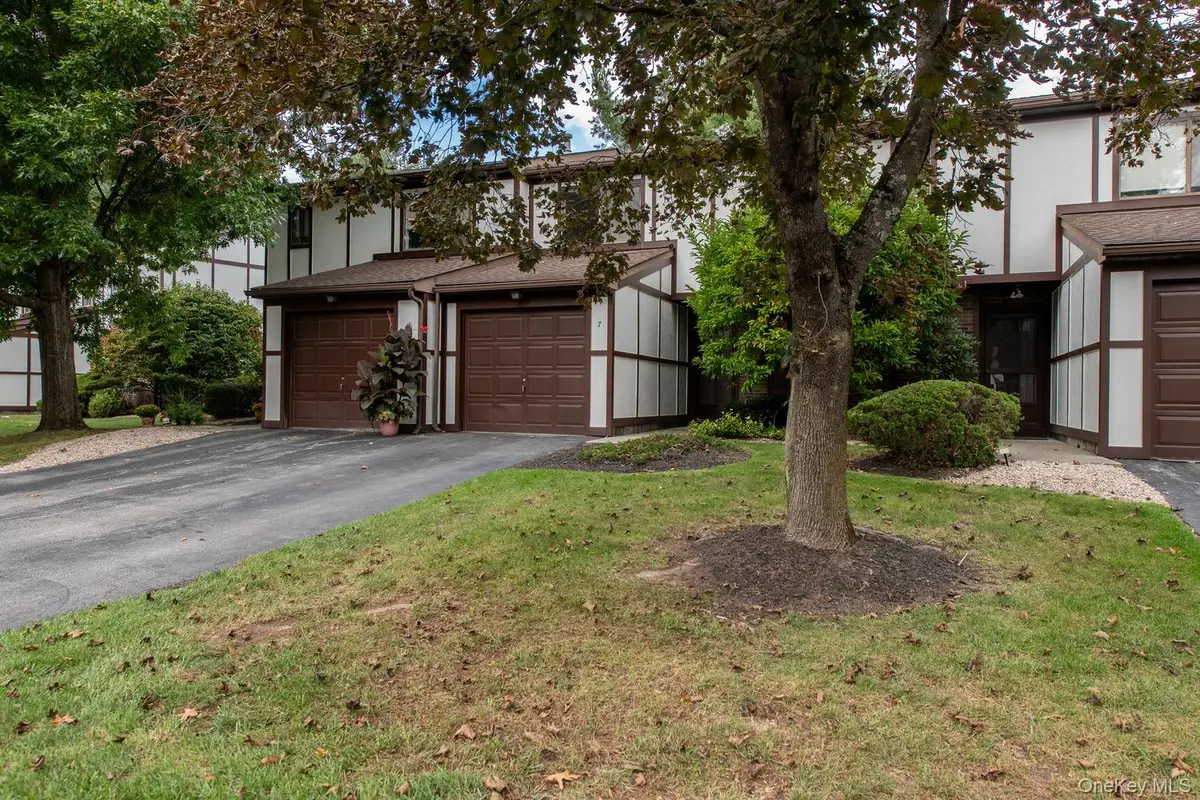 7 Topaz Run, Poughkeepsie, NY 12603 - #1