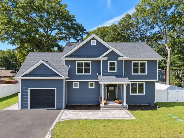 218 W Tyler Avenue, Miller Place, NY 11764