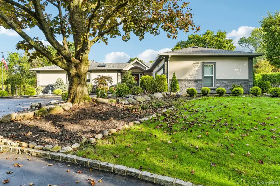 5 Corwin Court, Dix Hills, NY 11746 - #2