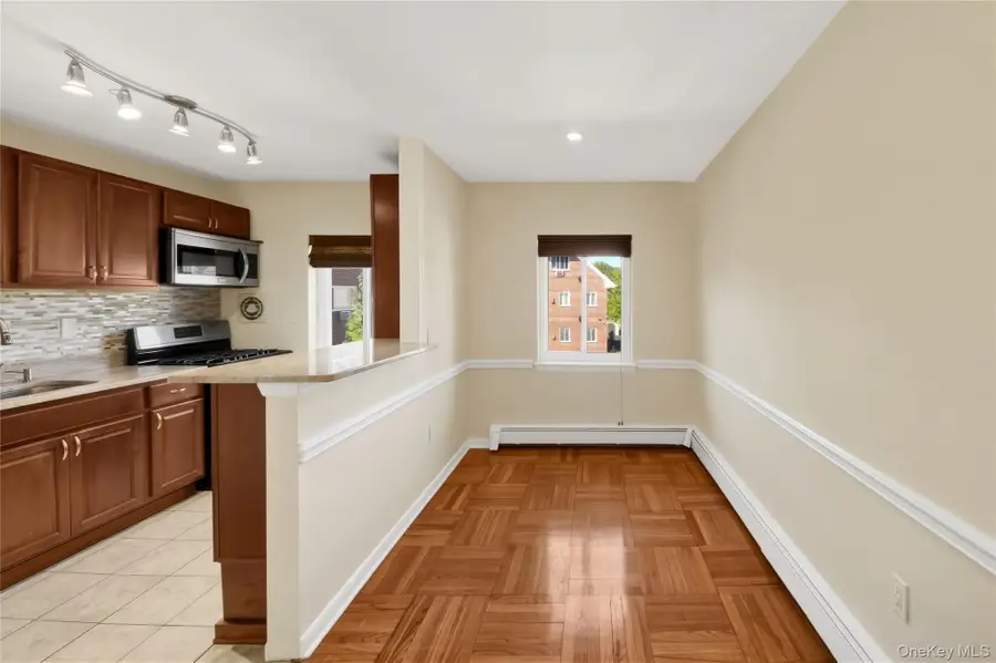838 Pelhamdale Avenue #2P, New Rochelle, NY 10801 - #3