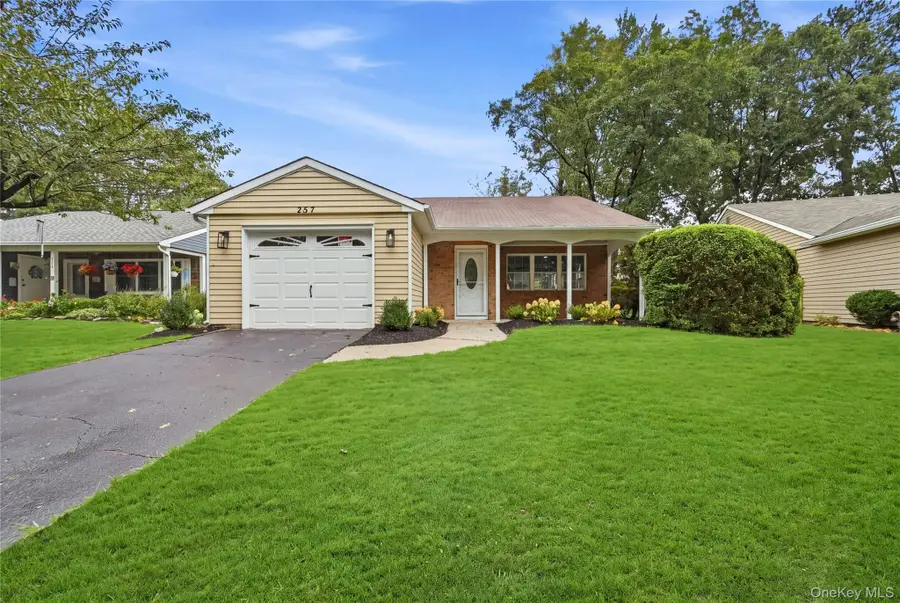 257 Edinburgh Drive, Ridge, NY 11961 - #3