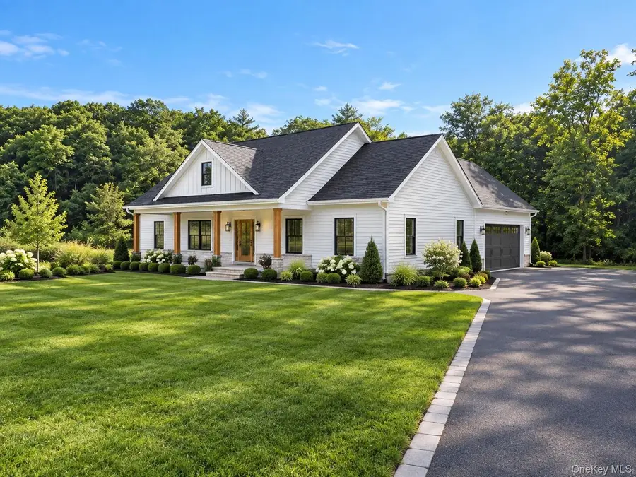 153 S Quaker Lane, Hyde Park, NY 12538 - #2