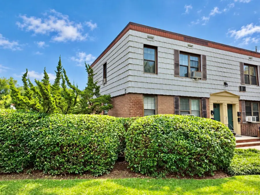 70-79 Park Drive E #B, Flushing, NY 11367 - #2