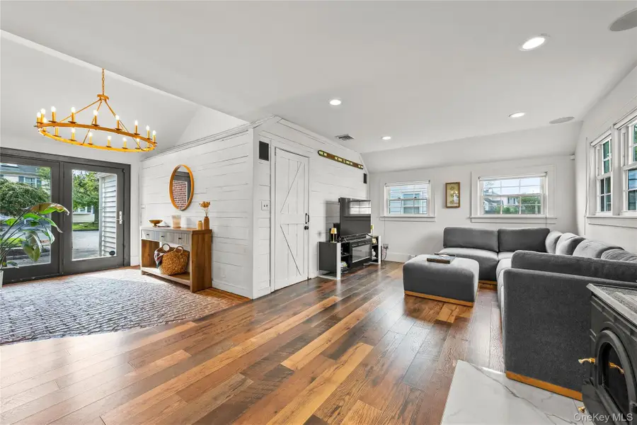 43 Foster Boulevard, North Babylon, NY 11702 - #3