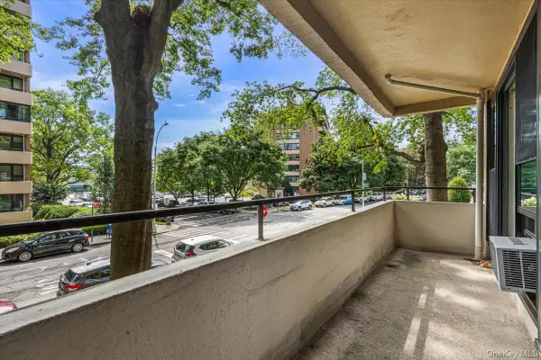 7-24 166th Street #2D, Beechhurst, NY 11357