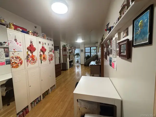 144-77 Barclay Avenue #4B, Flushing, NY 11355
