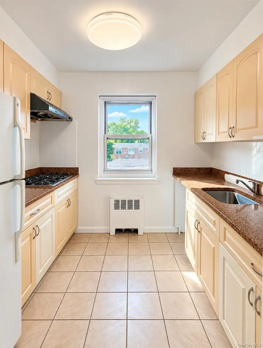 6938 Kissena Boulevard #A, Flushing, NY 11367 - #3