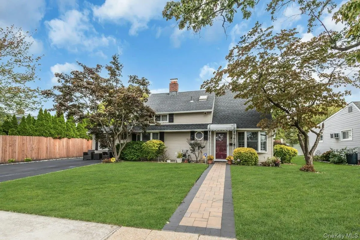 7 Eve Lane, Levittown, NY 11756 - #1