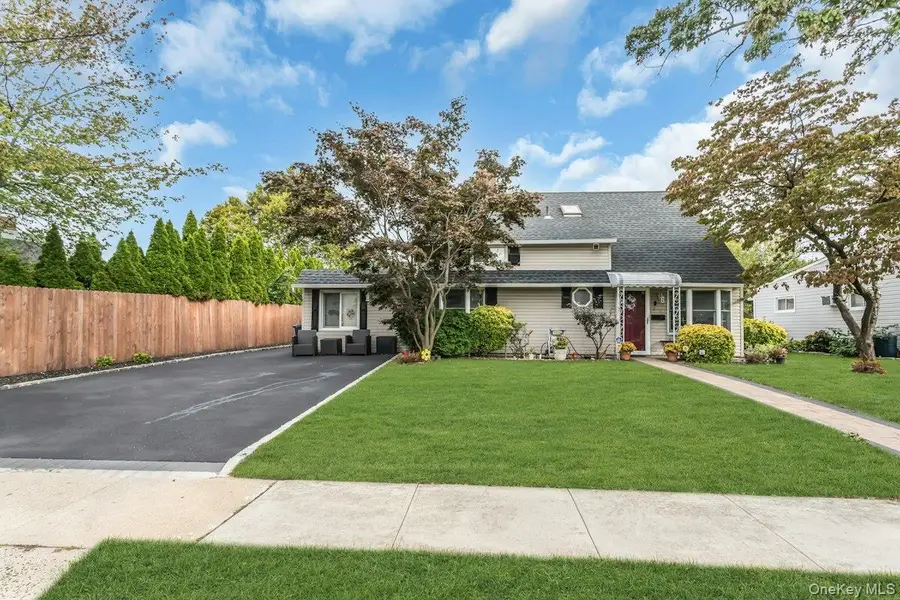 7 Eve Lane, Levittown, NY 11756 - #2