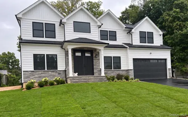 7 Otsego Place, Jericho, NY 11753
