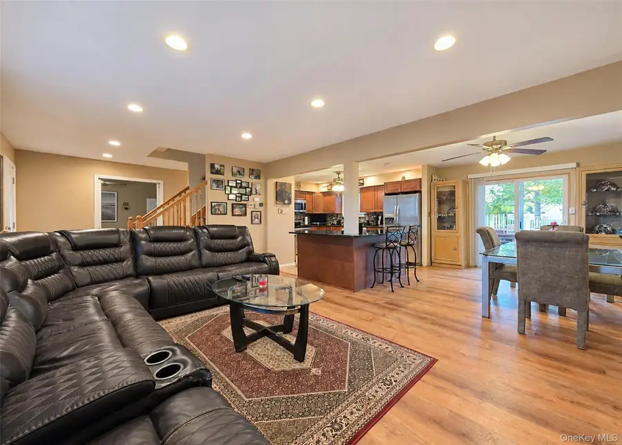 10 Maria Court, Holbrook, NY 11741 - #2