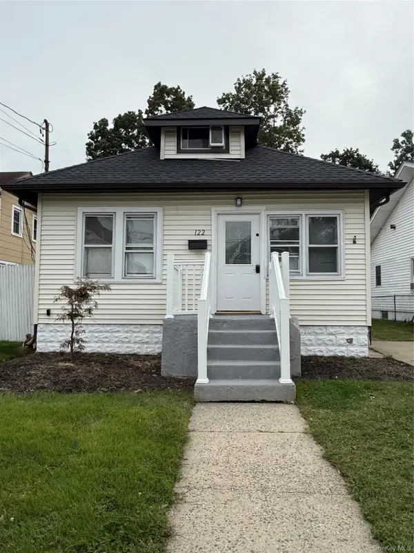 122 Dehnhoff Avenue, Freeport, NY 11520
