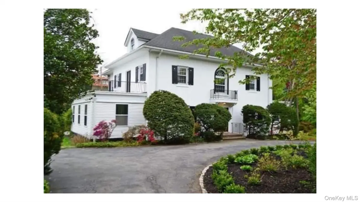 2 Arleigh Road, Great Neck, NY 11021 - #1