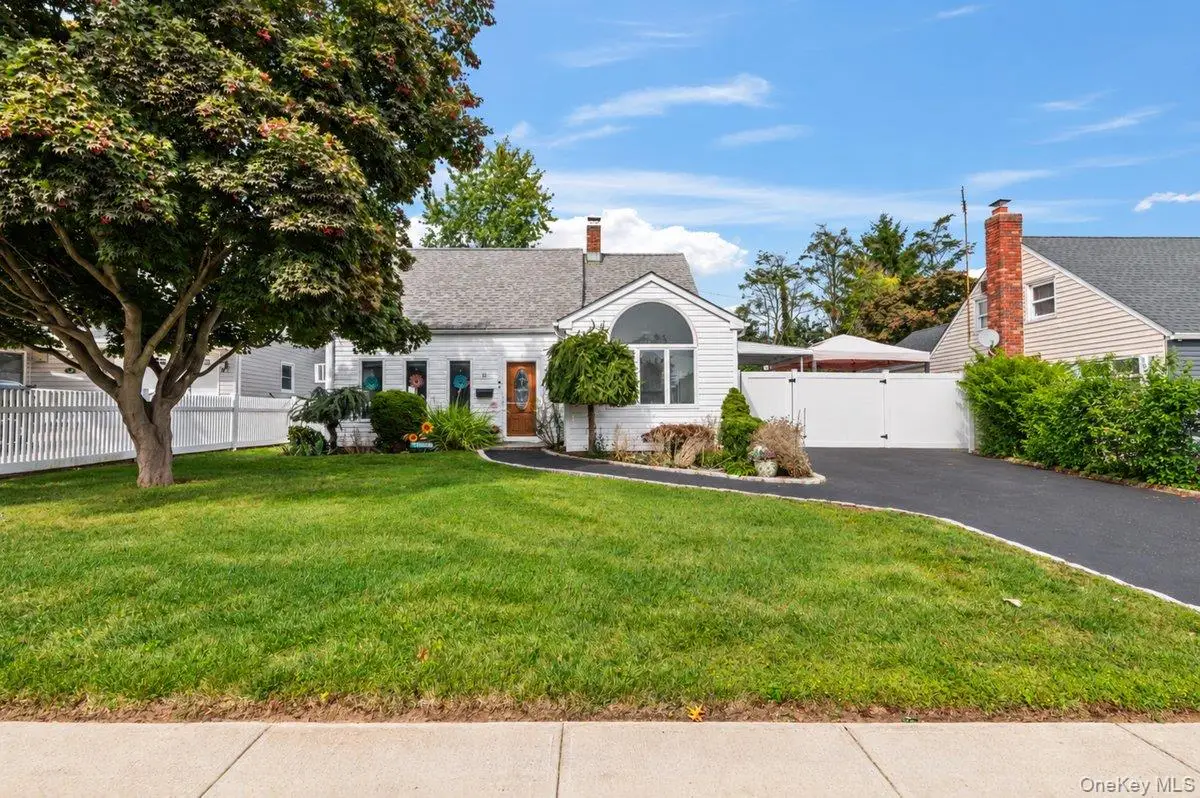 61 Hollyhock Road, Levittown, NY 11756 - #1