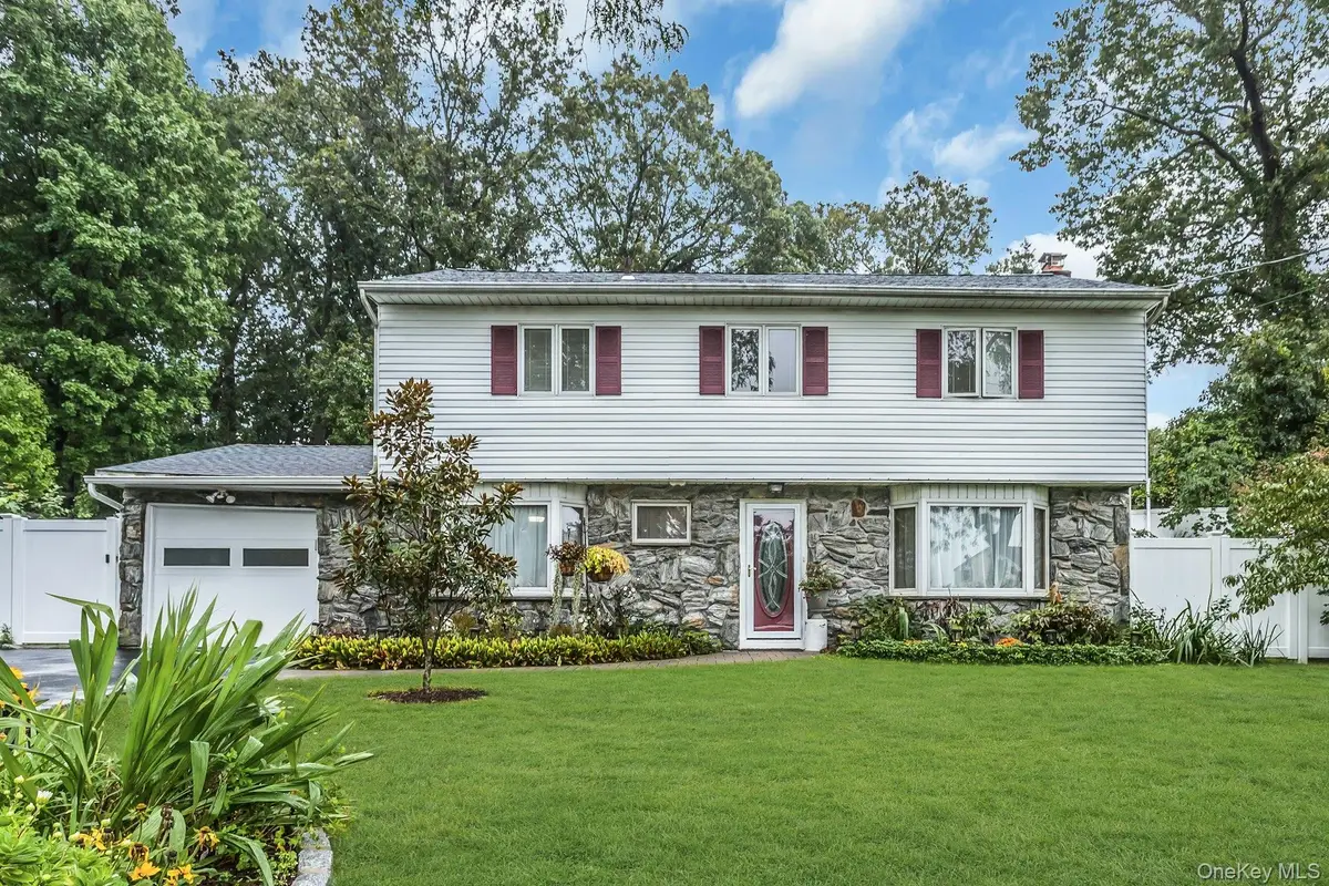 22 Rolling Hills Drive, Huntington Station, NY 11746 - #1