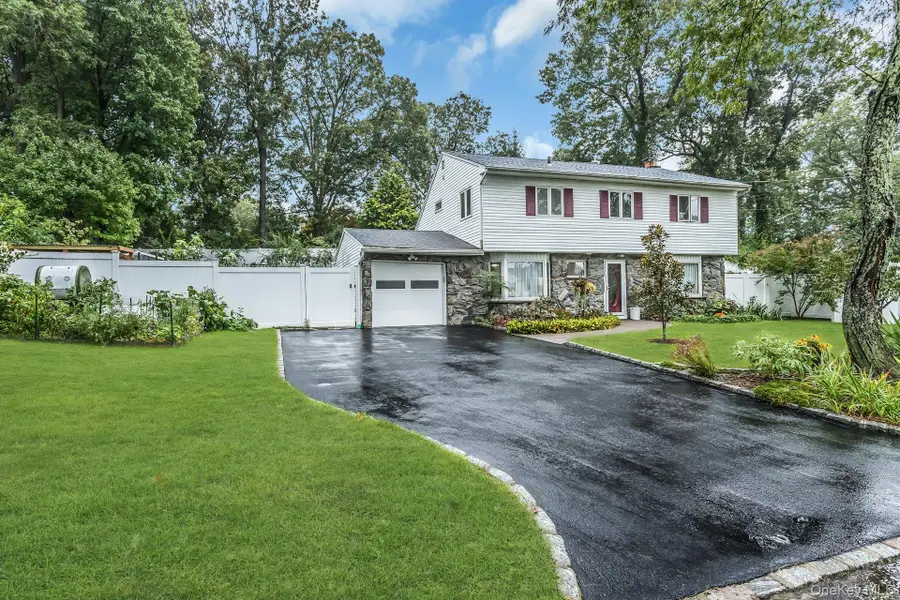 22 Rolling Hills Drive, Huntington Station, NY 11746 - #3