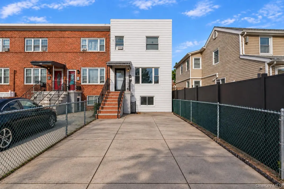 276 Swinton Avenue, Bronx, NY 10465 - #1