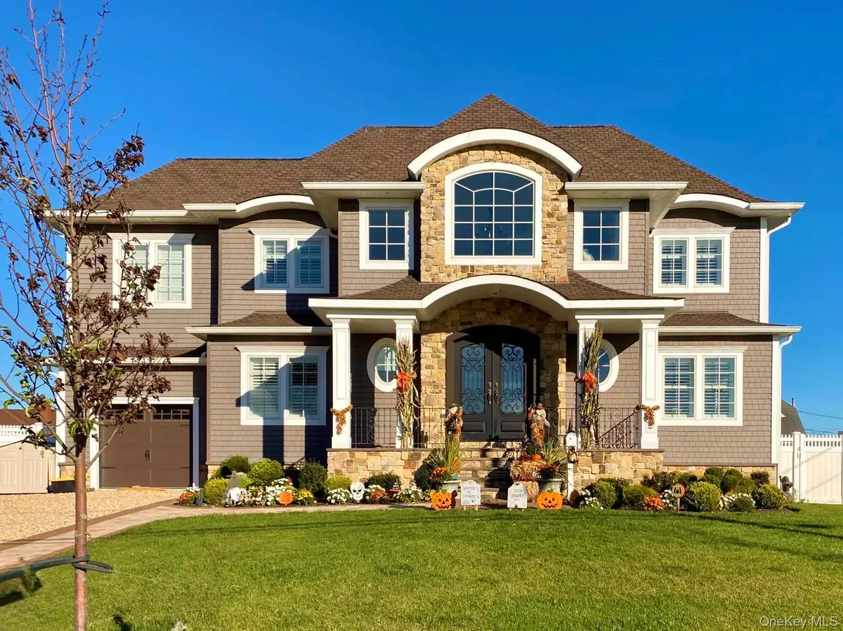 141 Sequams Lane W, West Islip, NY 11795 - #1
