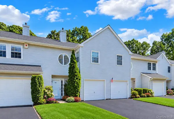 305 Sara Circle, Port Jefferson Station, NY 11776