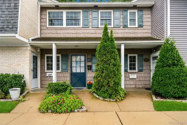 1056 Village Drive #1056, Hauppauge, NY 11788