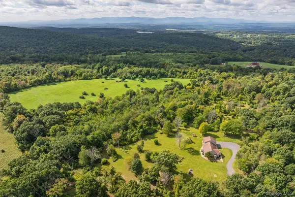 915 Palmer Road Extension, Claverack, NY 12521