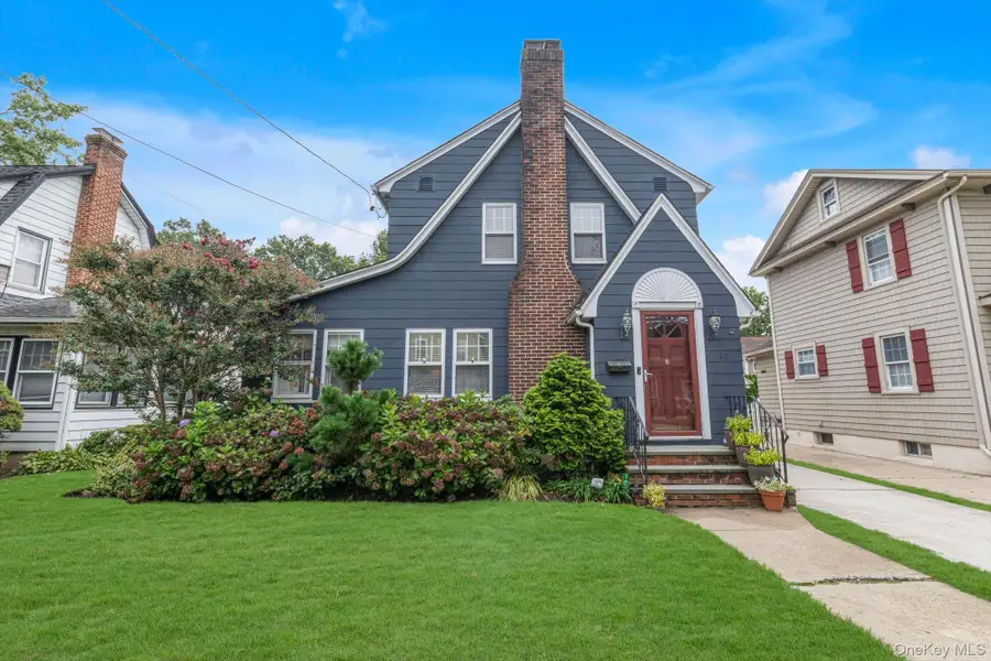 91 Geranium Avenue, Floral Park, NY 11001 - #2