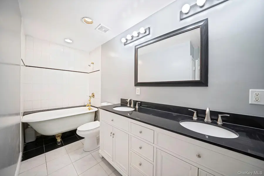 415 Clubhouse Court #51, Coram, NY 11727 - #2