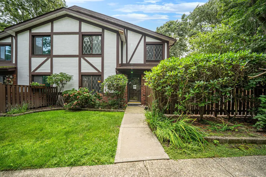 415 Clubhouse Court #51, Coram, NY 11727 - #3