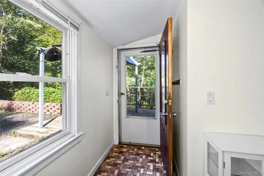 39 Amityville Road, Sound Beach, NY 11789 - #3