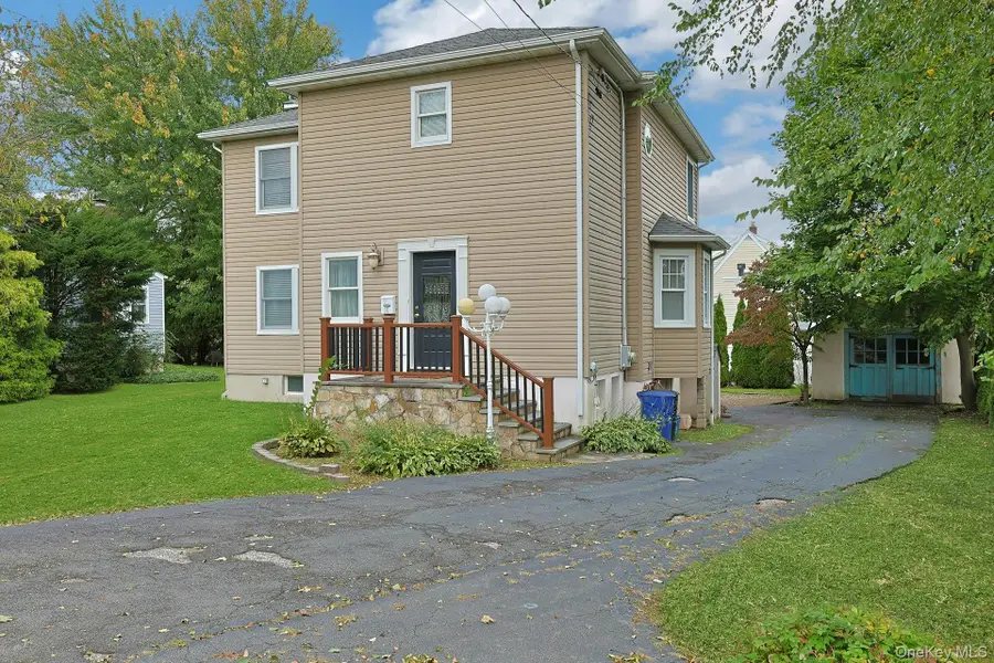 19 Cambridge Street E, Valhalla, NY 10595 - #2