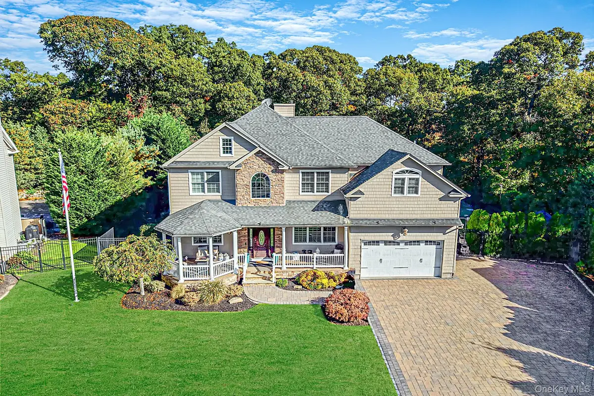 10 Privet Court, Smithtown, NY 11787 - #1