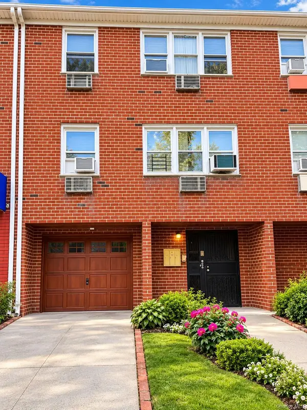 4588 161st Street, Flushing, NY 11358