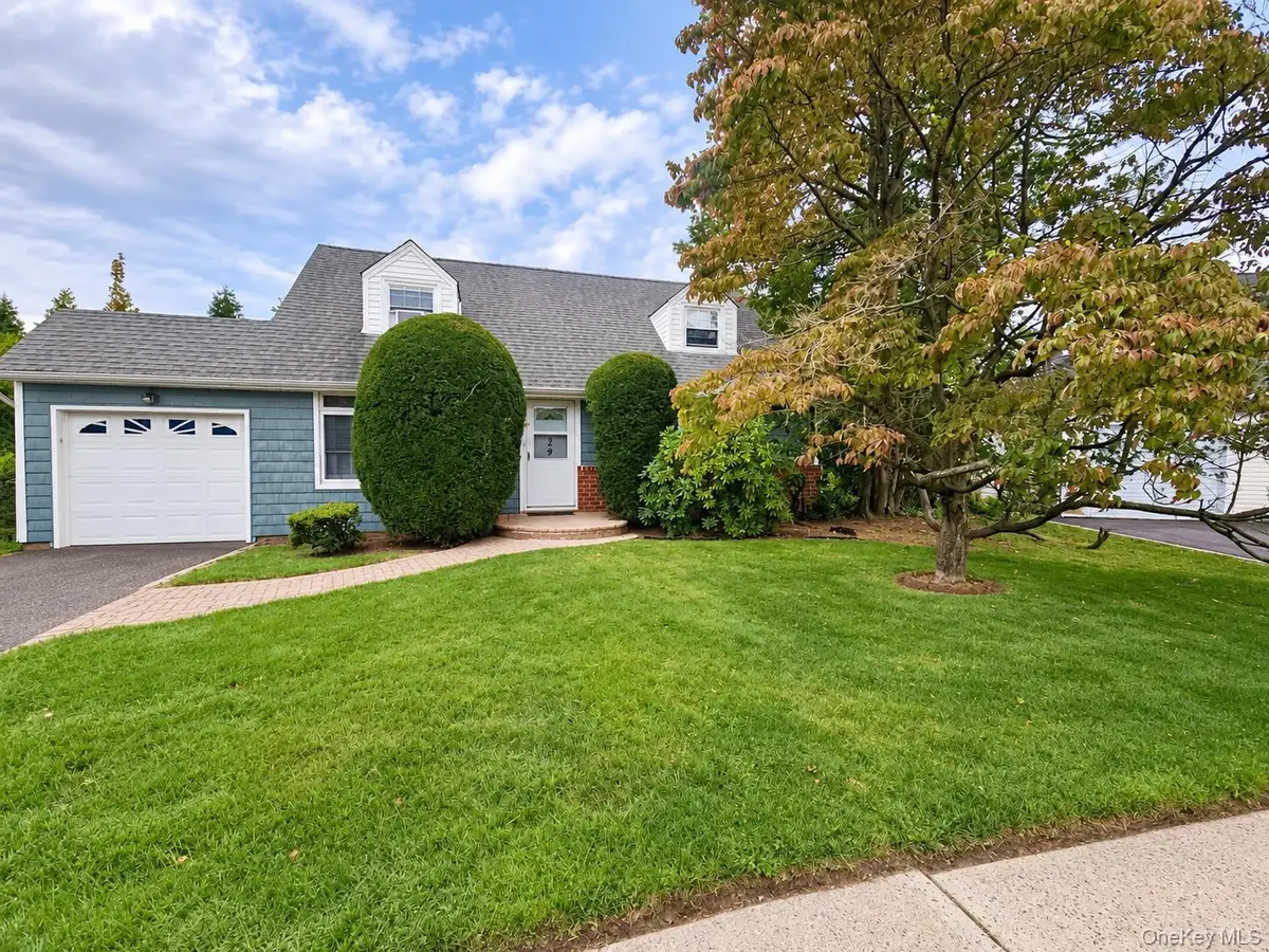 29 Emerson Court, Westbury, NY 11590 - #1