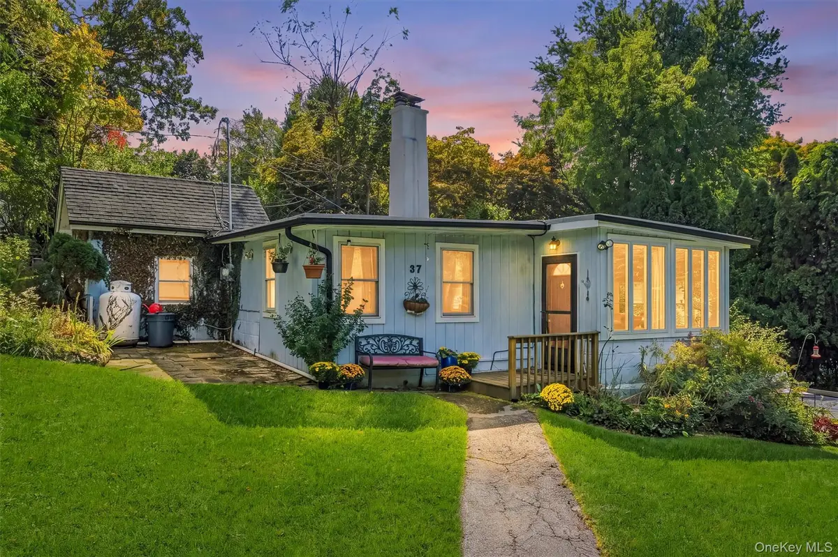 37 Woodstock Road, Carmel, NY 10512 - #1