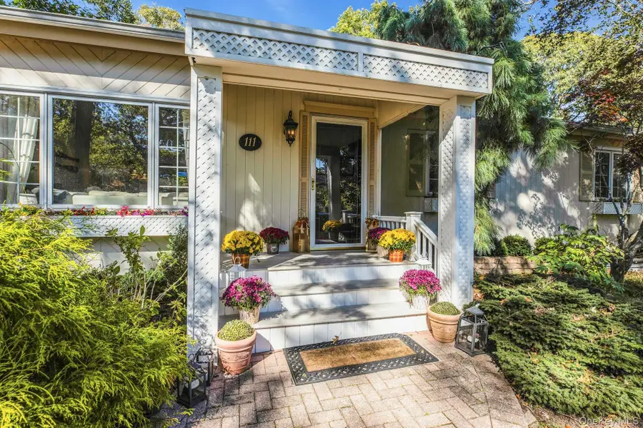 111 E Bay Avenue, Hampton Bays, NY 11946 - #3