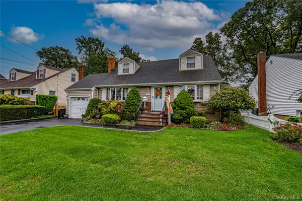 3884 Lincoln Street, Seaford, NY 11783