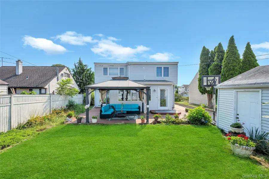 54 Briggs Street, Hicksville, NY 11801 - #3