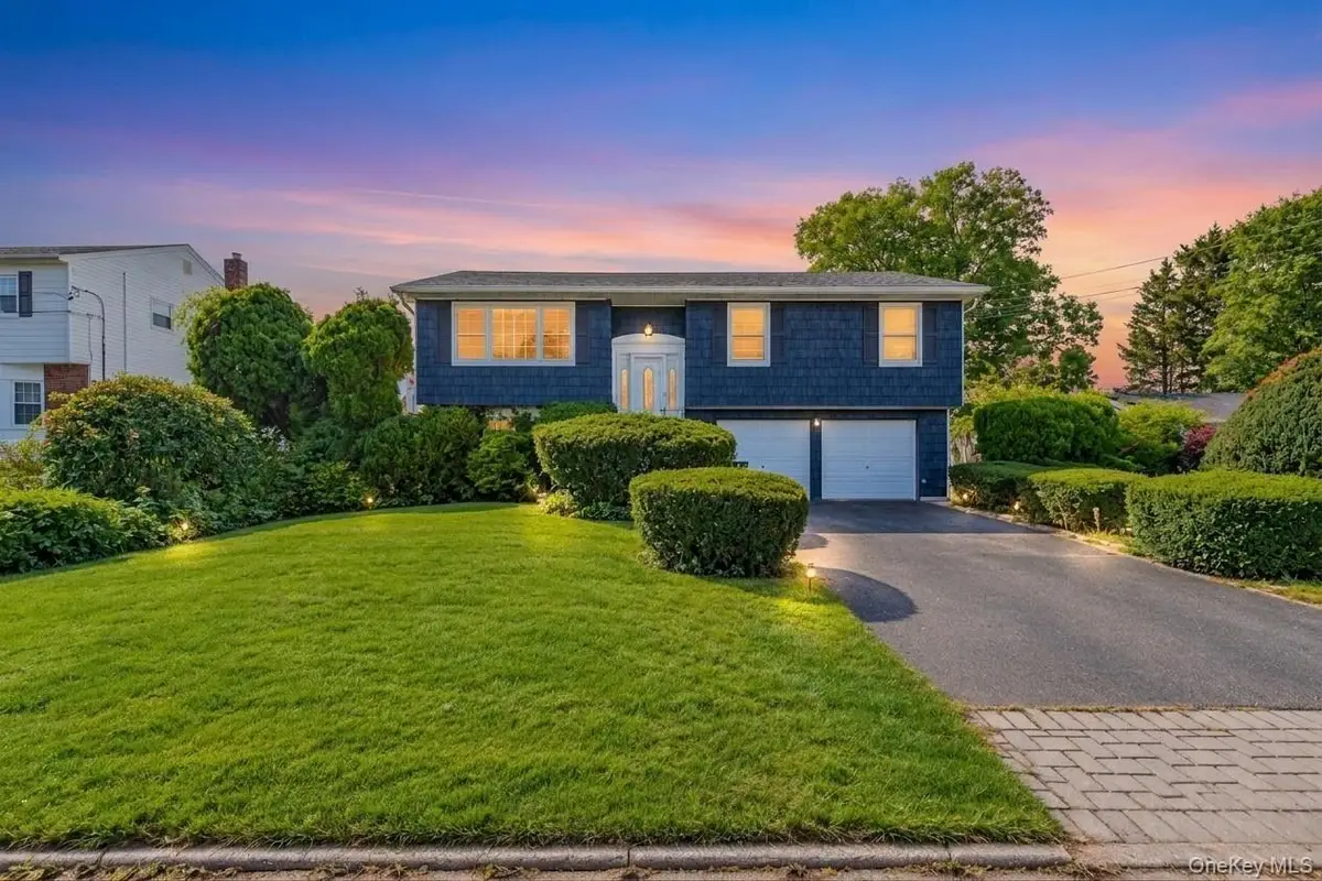 286 W 13th Street, Deer Park, NY 11729 - #1