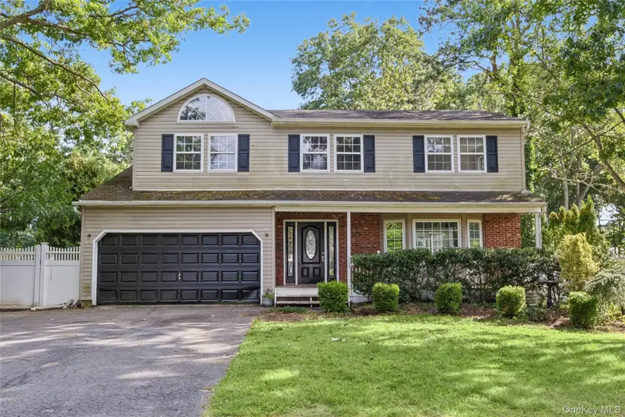 16 Jamaica Avenue, Holtsville, NY 11742 - #2
