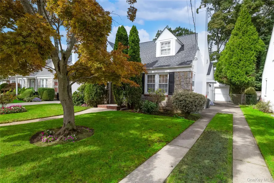 408 Jackson Avenue, West Hempstead, NY 11552 - #2