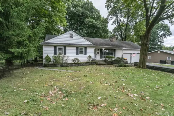 8 Crescent Avenue, Warwick, NY 10990