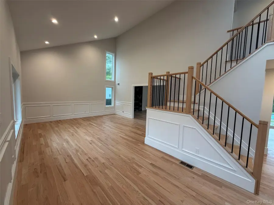 230 Willis Avenue, Syosset, NY 11791 - #3