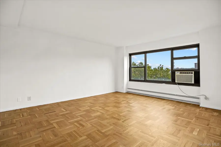 33-34 Crescent Street #7D, Astoria, NY 11106 - #2