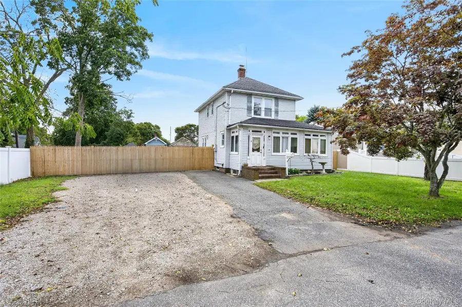 8 Juliet Street, Bay Shore, NY 11706 - #2