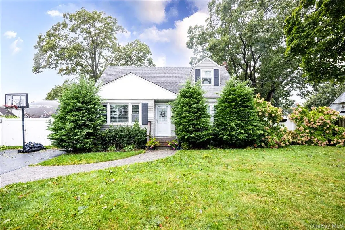 621 N Fulton Avenue, Lindenhurst, NY 11757 - #1