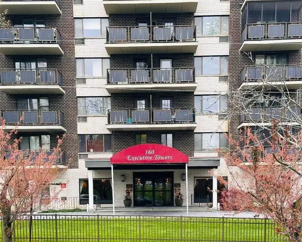 160 Academy Street #2J, Poughkeepsie, NY 12601